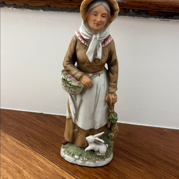 Homco Other - Homco Brown and White Lady with Basket Sculpture